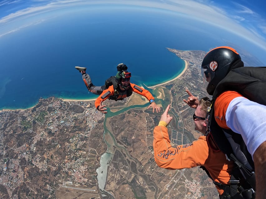 Skydive Algarve: Tandem Skydiving 10.000ft (up to 15.000ft) - The 15-minute flight over Alvor Bay