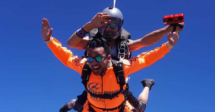 Skydive Algarve: Tandem Skydiving 10.000ft (up to 15.000ft) - Landing, certificate, and quick access to your footage