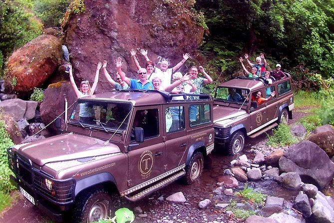 Skywalk with Wines Tasting and Vineyards Half day 4x4 Adventure - Cabo Girão and the €3 glass platform