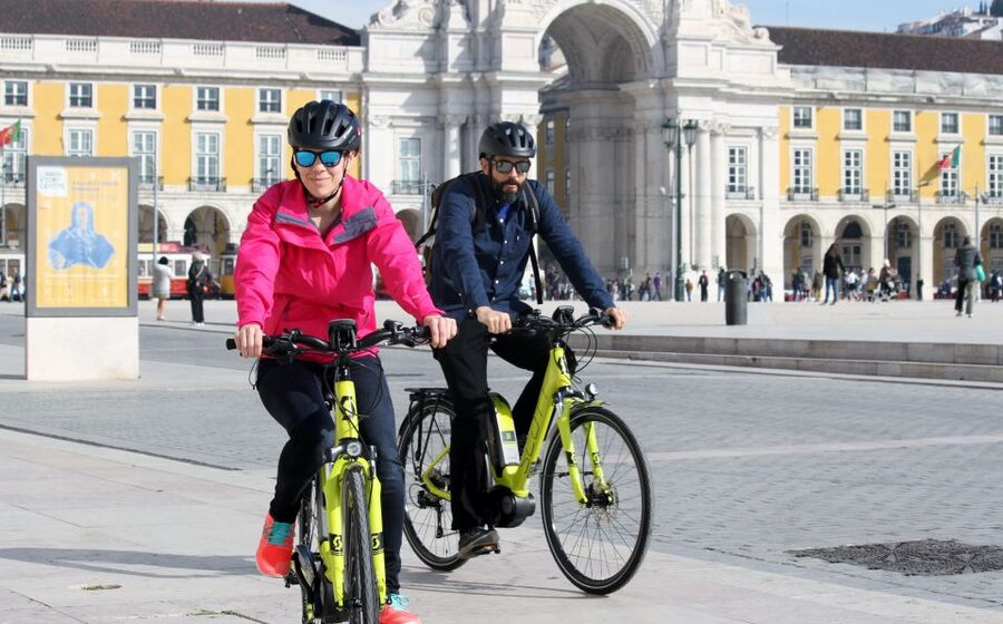 South Lisbon: 3-Hour Christ the King Electric Bike Tour - Coffee and a pause at Casa da Cerca