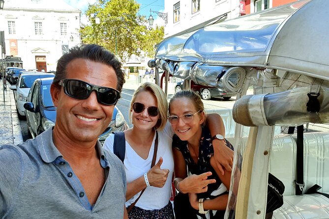 Special Guided Tour of Tuk Tuk Lisbon Historic 2 Hours - What the private ride does well