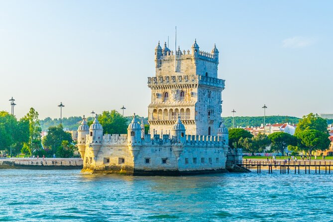 Sunset Boat Tour in Lisbon with Wine - Praça do Comércio from the river