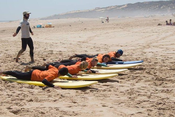 Surf lessons in the Algarve - The included equipment and transport