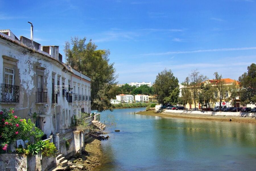 Tavira: Tuk-Tuk City Tour - Barracks, churches, and the central streets