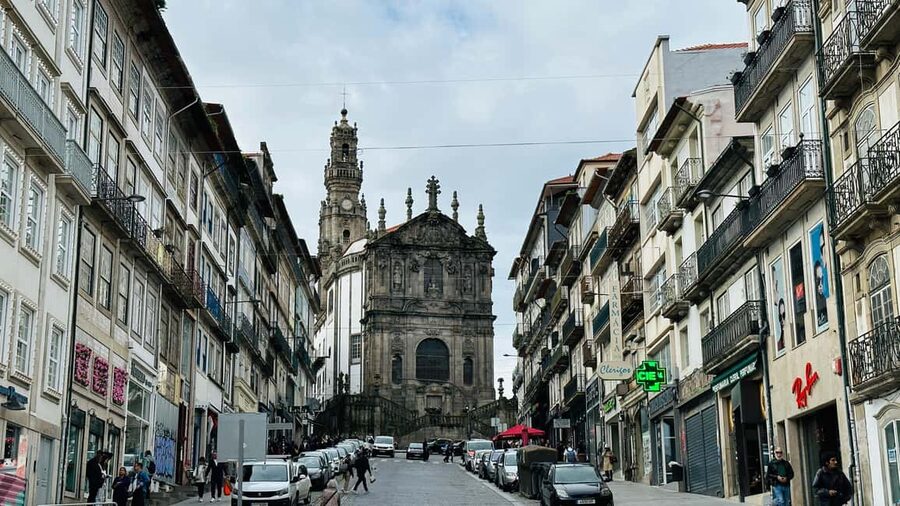 The Beautiful Story of Porto: Guided Tour with Entry Tickets - The secret tasting stop