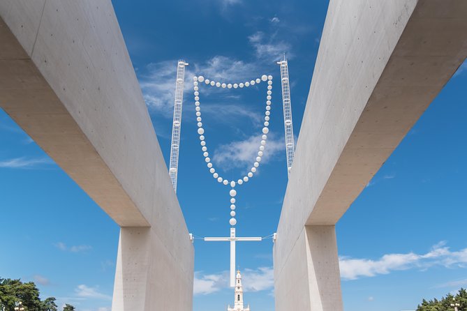 The Best of the West - Fátima, Nazaré, Óbidos & Batalha - Fátima and the meaning of the shrine