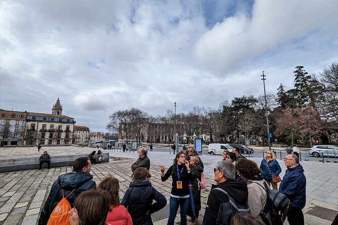 The Unvanquished Tour in Porto City Center - Rua das Flores and São Bento Station