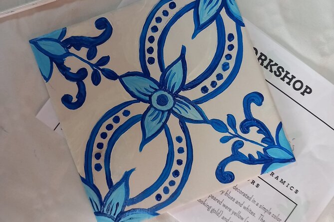 Tile Painting and Cocktails in Downtown Porto - Entering the studio on R. Chã 77