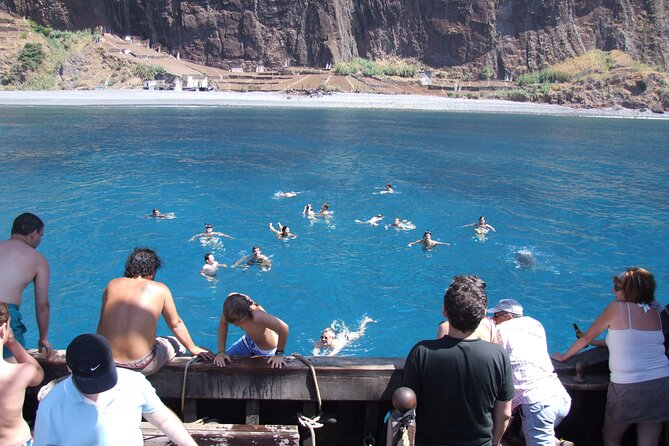 Time Travel on Columbus Replica Flag Ship in Madeira - Sailing south toward Cabo Girão