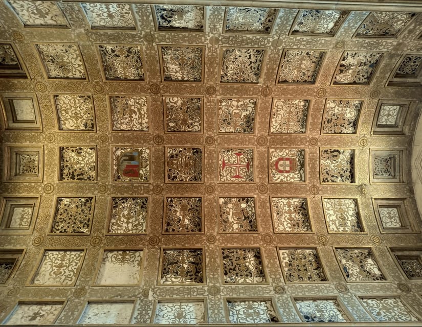 Tomar: Knight's Templar Castle and Convent of Christ Tour - The Capitulo window and the details worth stopping for