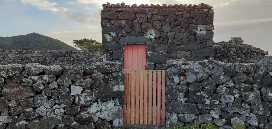 Tours on Pico Island - Cultural and Natural Landscape - Lagoa do Capitão and Pico’s high interior