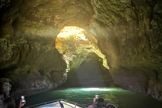 Traditional Tour - Benagil Cave - Getting to Benagil Beach without losing your boat