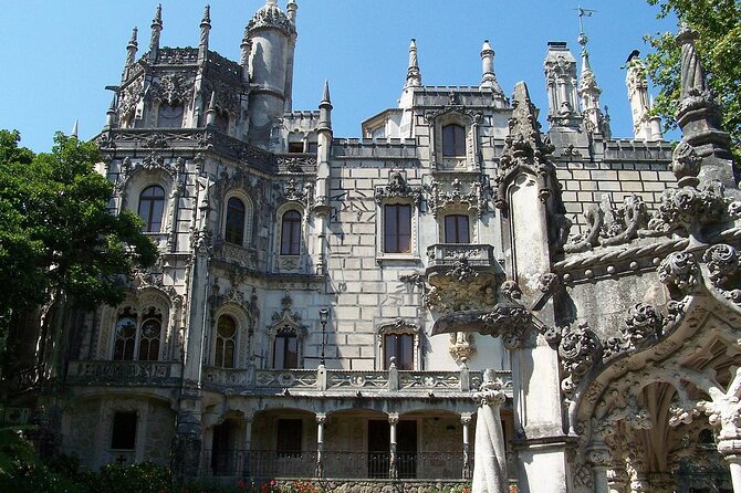 Unforgettable Sintra Tour E-CAR GPS audio-guided route that informs and entertains! - Parking, driving, and comfort