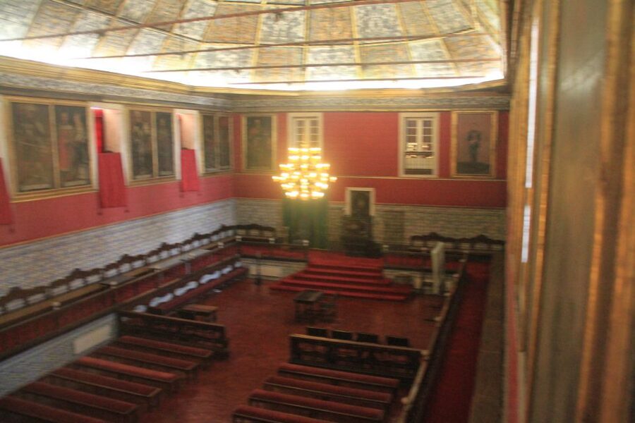 University of Coimbra Walking Tour - St. Michael’s Chapel and its baroque details