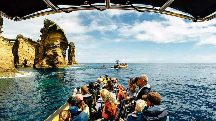 Vila Franca Islet: Around The Islet Guided Boat Tour - Thirty-five minutes around Vila Franca do Campo Islet