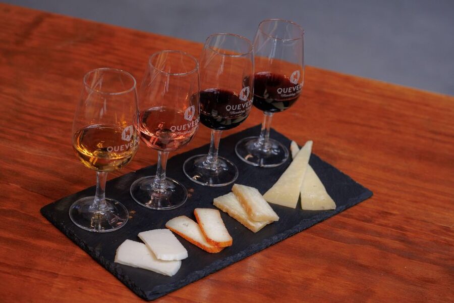Vila Nova de Gaia: Port Wine Tasting with Cheese Pairing - First pour: Crusted Port with sheep cheese