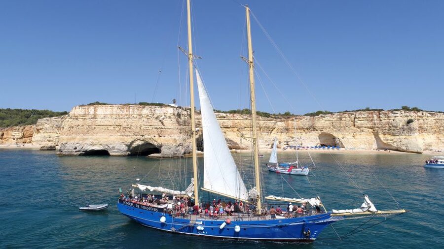 Vilamoura: Algarve Coast 3-Hour Sailing Cruise With Open Bar - What this Vilamoura sailing cruise is really like