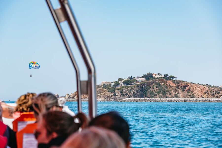 Vilamoura: Benagil Cave Boat Tour with Entry - Languages, timing, and small practical details