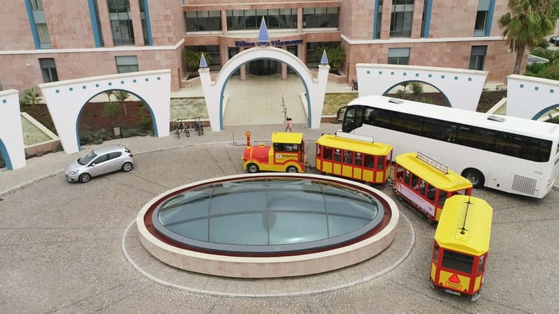 Vilamoura: Tourist Train City Tour - The audio guide: four languages, uneven delivery