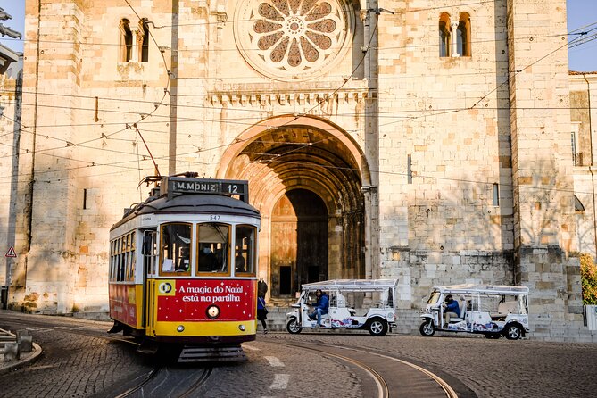 Welcome Lisbon Tour with Local Guide in Private Eco Tuk Tuk - Choosing between one, two, three, and four hours