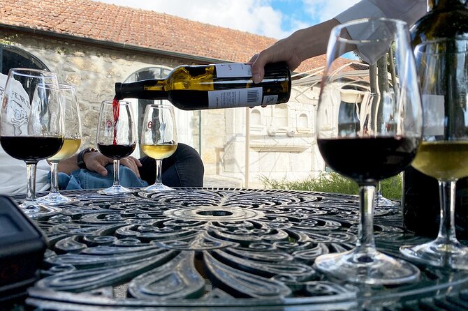 Wine Tasting with Tapas Walking Tour in Porto - Guides can make or break the experience